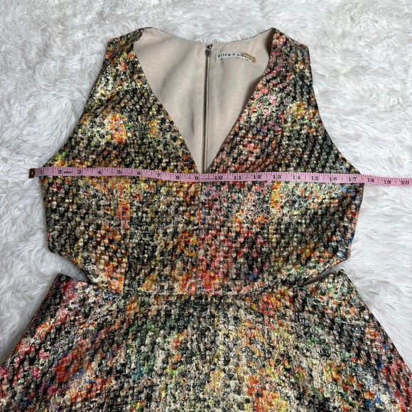 Alice + Olivia Varita Fit & Flare Metallic Dress Side CutOut Size 8 - Picture 11 of 13